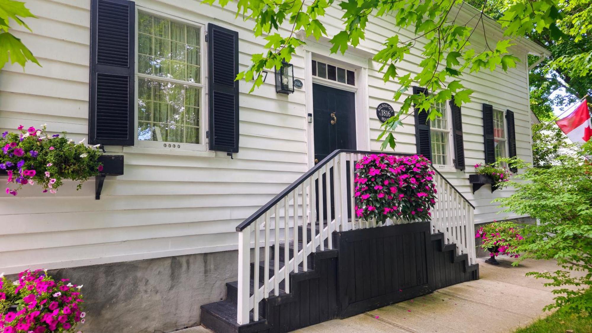 Bed and Breakfast Historic Wilson-Guy House à Niagara-on-the-Lake Extérieur photo