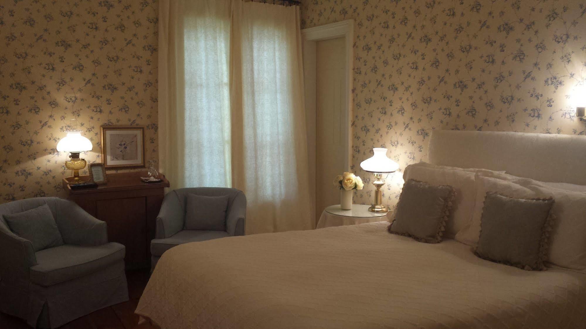 Bed and Breakfast Historic Wilson-Guy House à Niagara-on-the-Lake Extérieur photo