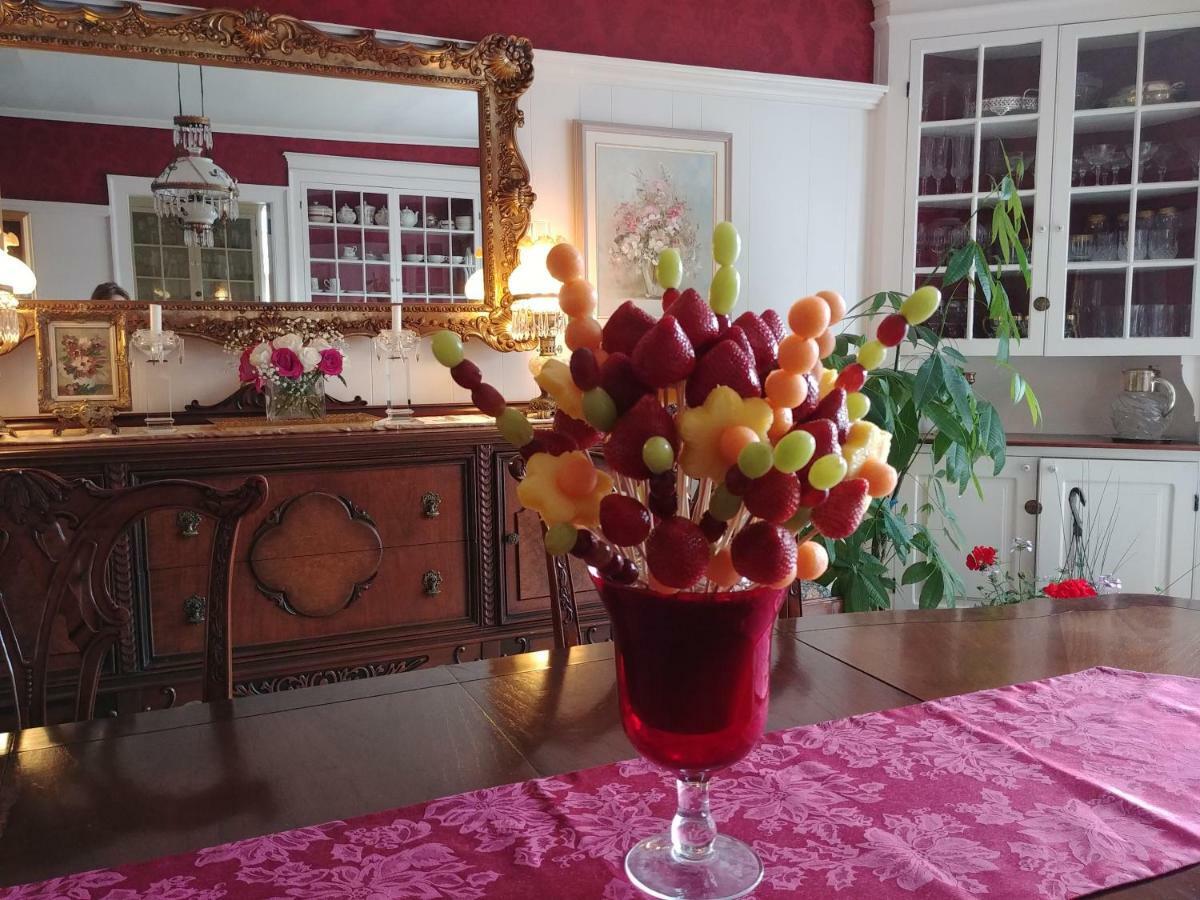 Bed and Breakfast Historic Wilson-Guy House à Niagara-on-the-Lake Extérieur photo